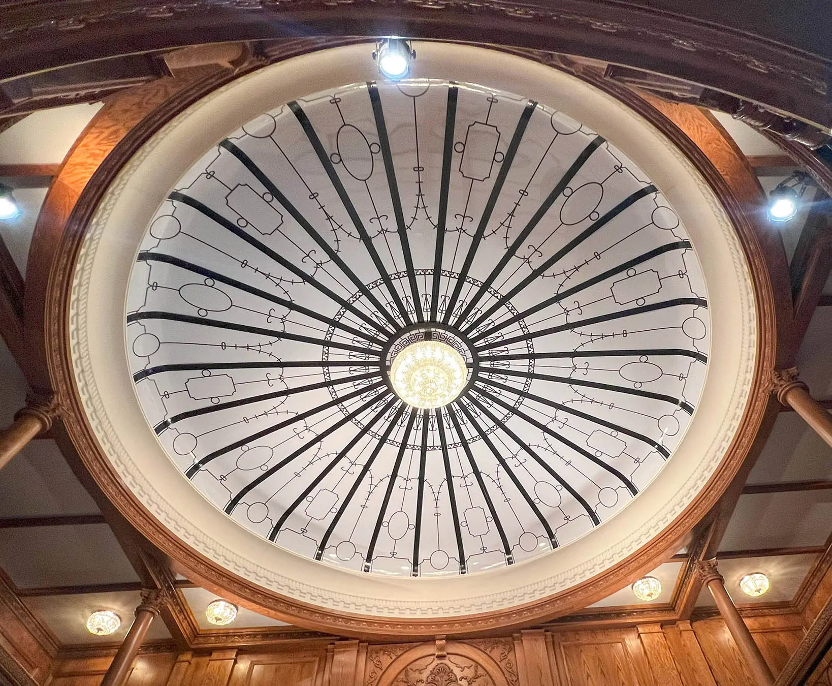 Toronto Titanic Artifact Exhibition Great Staircase Light
